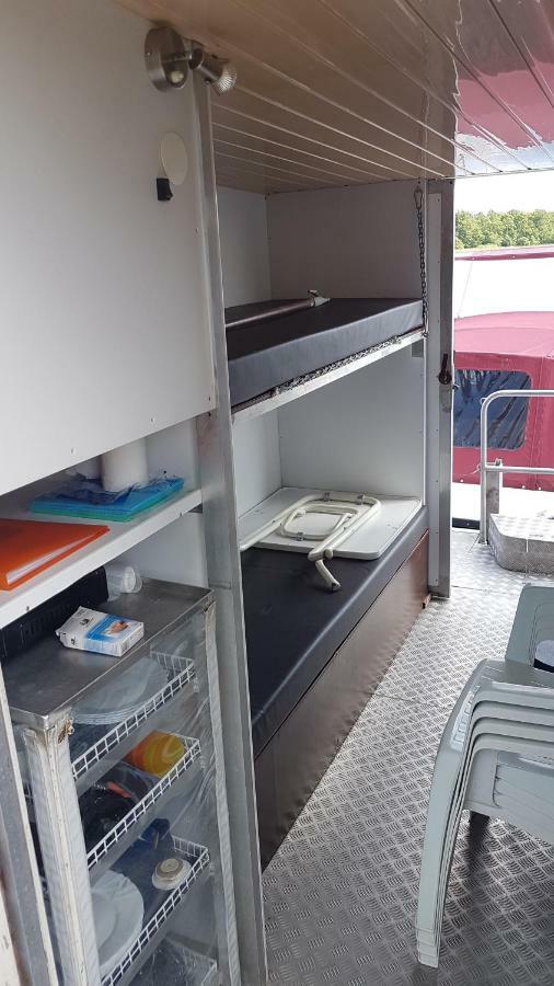 Hausboot Krakow Am See Forelle 1 Und 2 Exteriör bild